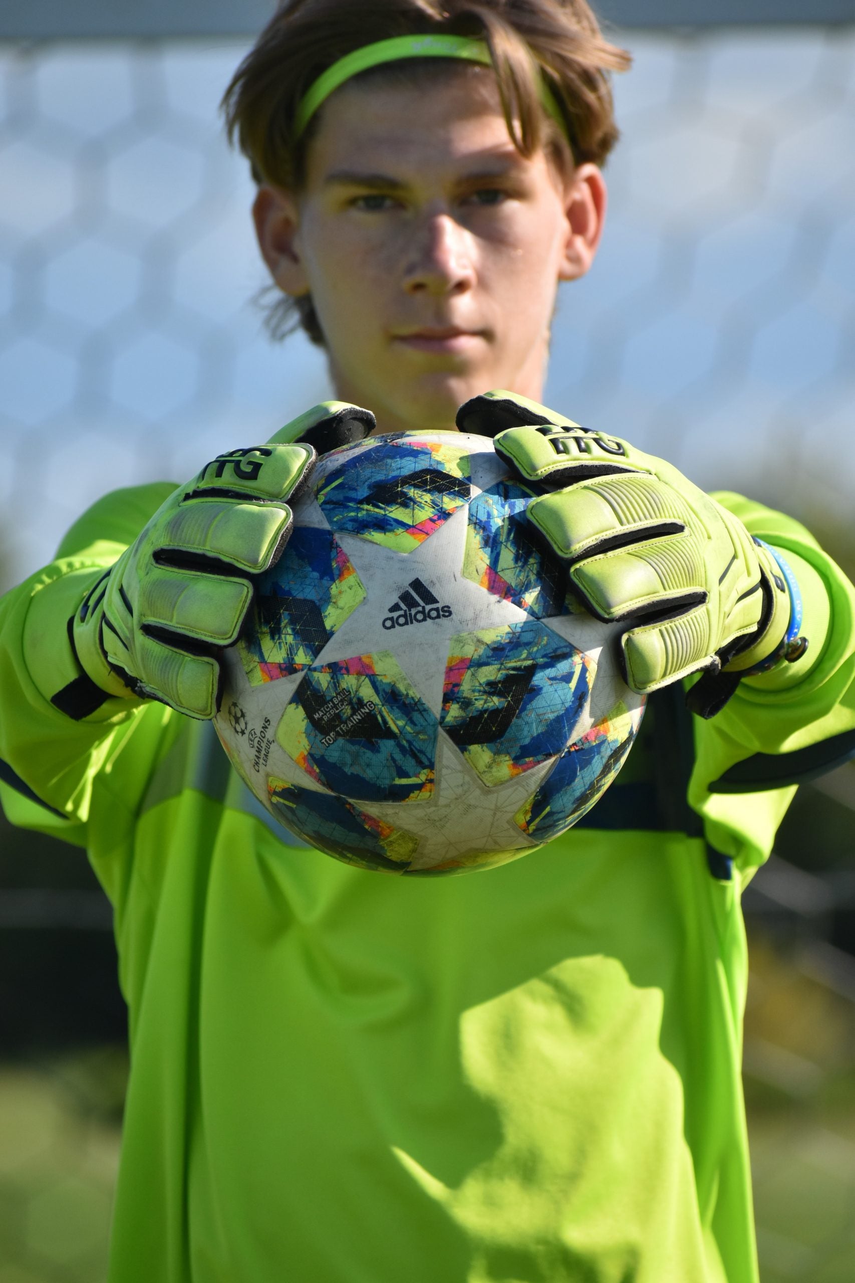 Goal keeper gloves image