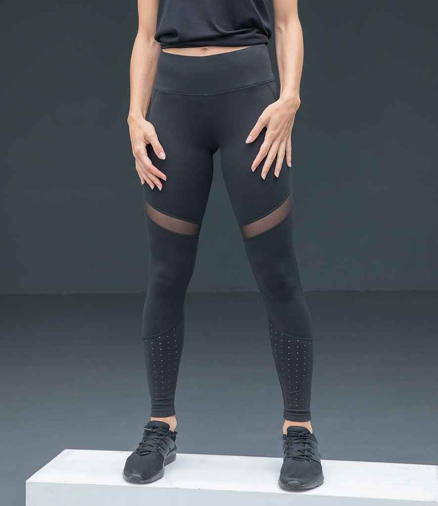 Panelled leggings image, model