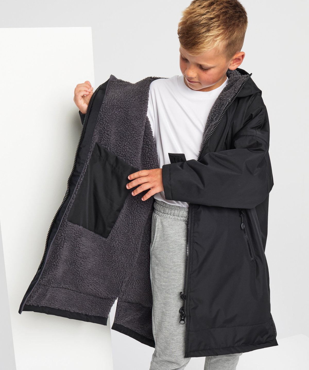 TriDri All-seasons waterproof changing robe Kids